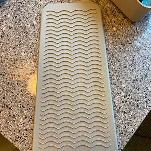 Heat resistant silicon mat